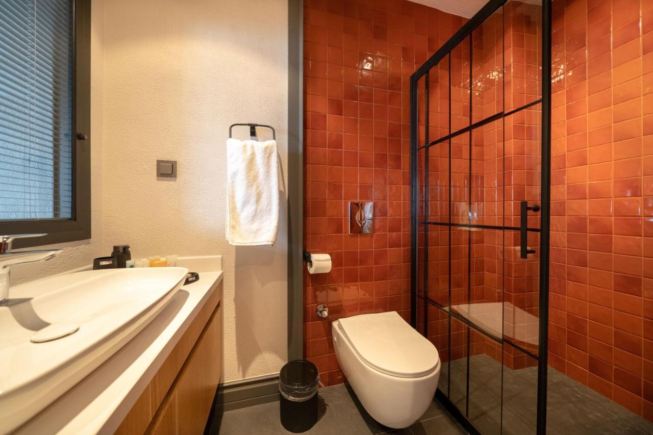 Reddoors Sea View 2*